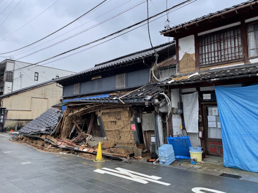 Our deugro Japan office supported the Notojima Association for the Promotion of Regional Development, aiding earthquake recovery efforts on the Noto Peninsula.