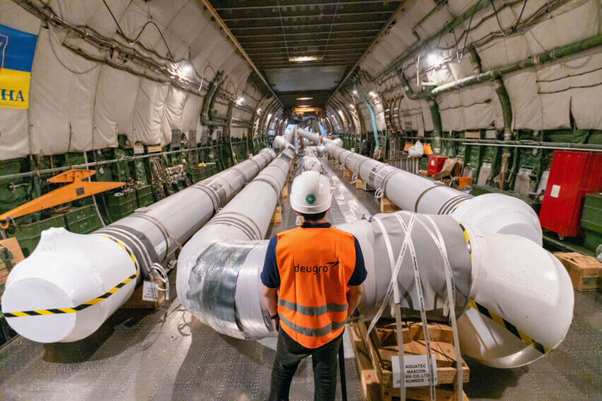 Nine Urgent Air Charters between Thailand and the USA: Spools successfully loaded, secured and lashed in the AN-124-100 at U-Tapao Airport, Thailand