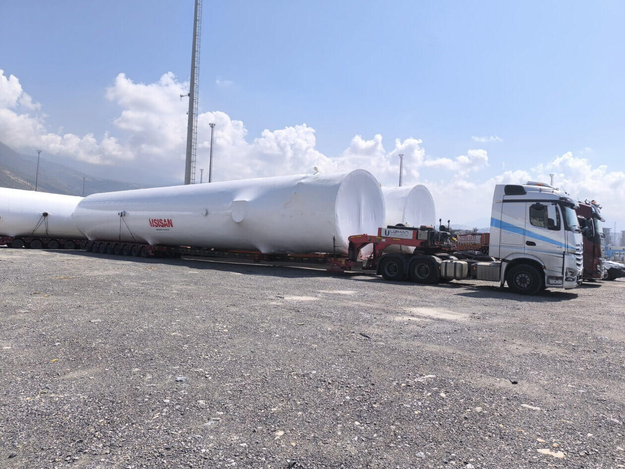 Carbon Capture and Utilization (CCU) Facility in the Cement Industry, Picking up of the over 30 m tanks at the supplier’s facility in Kayseri, Turkey