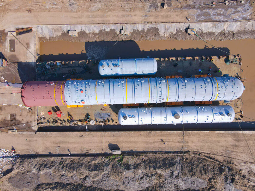 The loading onto Chandra Pluto, recently executed for a Refinery Project. The cargo contained units weighing up to 1,060 metric tons.
