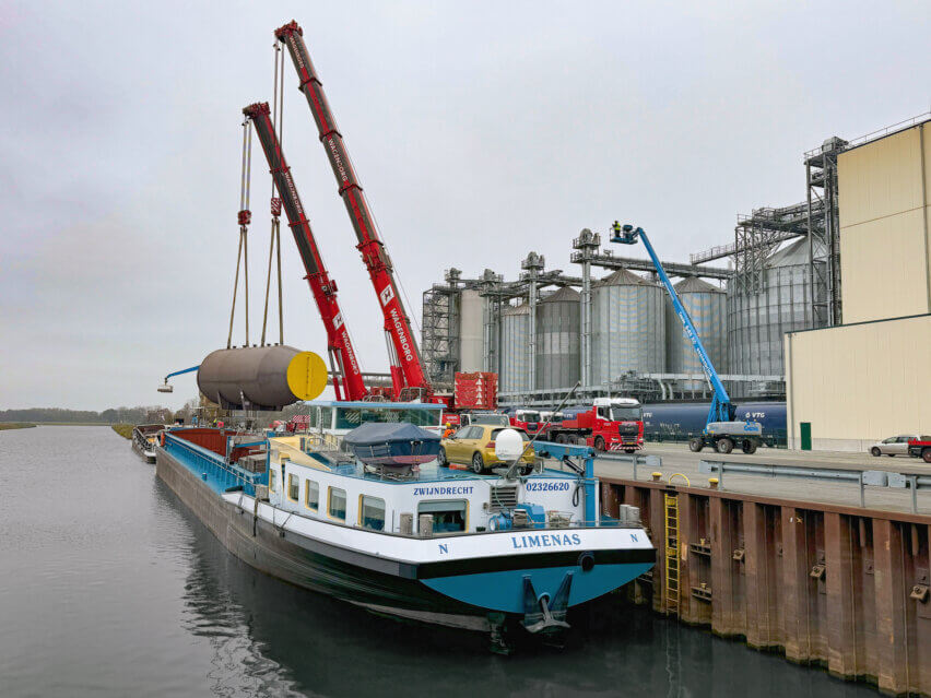 Carbon Capture and Utilization (CCU) Facility in the Cement Industry, Loading of the 180 MT heat exchanger onto a barge in Haren/Ems, Germany