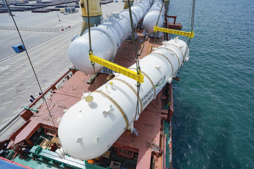 Oman Heavy Lift Project, Loading operations at the port of Duqm, Oman