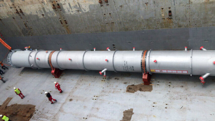 deugro Thailand Delivers Critical Reactors for Sustainable Fuel Production Unit, Loading operations of the reactors at Port Klang, Malaysia