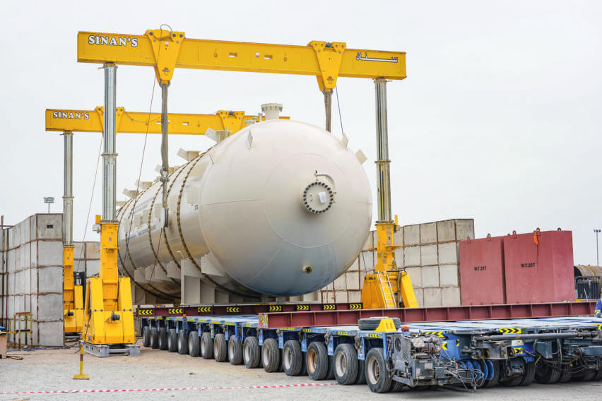 Oman Heavy Lift Project, Receiving the cargo on the multi axle hydraulic trailer