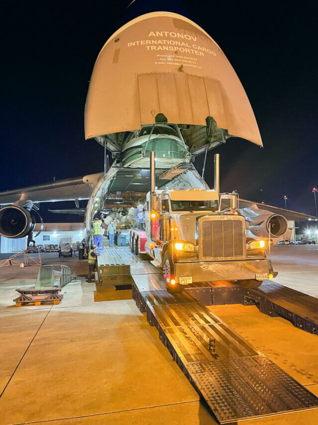 Nine Urgent Air Charters between Thailand and the USA: Unloading operations directly onto trailers at Houston Airport, USA